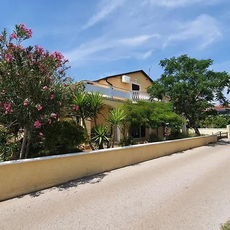 Apartamento Tuan-aparmant Vir